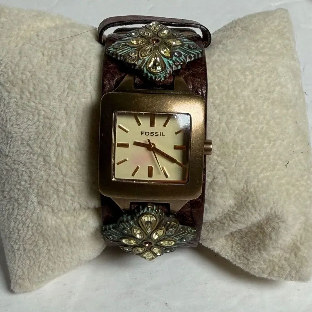 Vintage Fossil JR-8835 Brown Leather Cuff Watch Southwestern Rhinestone AS IS